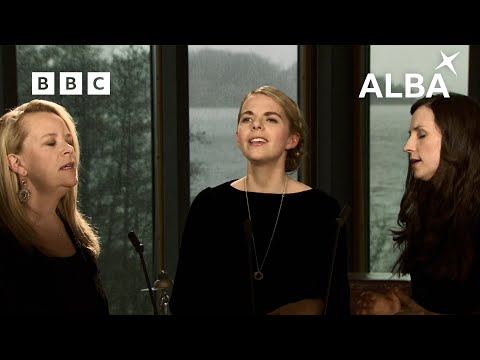 Aoife O'Donovan, Mary C Carpenter & Julie Fowlis | Hallowell | Transatlantic Sessions | BBC ALBA