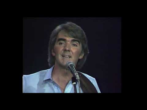 Johnny McEvoy - Mursheen Durkin (Live 1982)