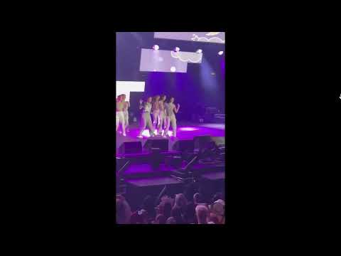 sooo glad they performed tag me #hallyupopfest  #weeekly