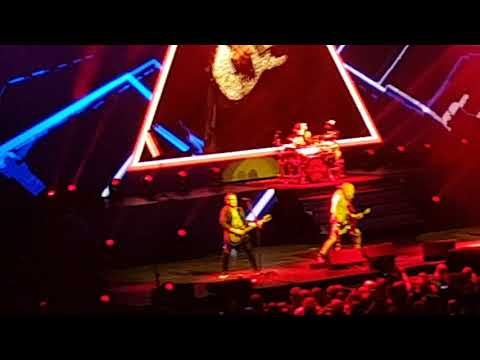 Def Leppard in concert opening song 12/12/18