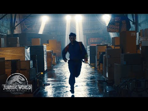 Jurassic World: Fallen Kingdom (TV Spot 'Amazon Finds a Way')