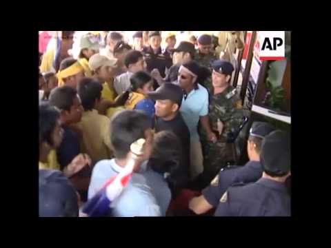 WRAP Police fire tear gas at protesters, protest closes airport in Phuket