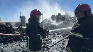Incendio de gran magnitud en el Parque Industrial de Chimbas