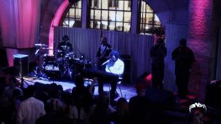 &quot;I think I love you&quot; DWELE Live@ Imperial club