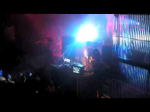 HERBERT TONN ENTREGANDO A PISTA PARA JUANJO MARTIN ::: THE WEEK 5 ANOS