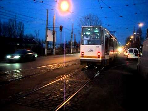 Tramvaiul V3A-93-EPC  #358 pe linia 56 plecand din statia Bd.1 Decembrie 1918