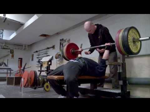 JYRY GYM. Raw penkki 6x160kg.
