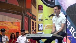 Download lagu Meet & Greet with Tommy Page @Grand City Surabaya Main Atrium, 16 November 2013 mp3