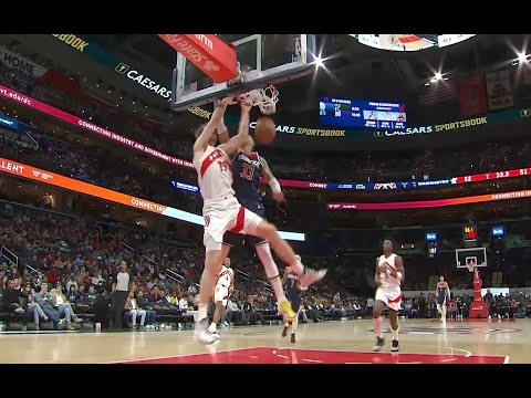 Jakob Poeltl Dunks All Over Kyle Kuzma 😤😱!!! | "Headtap"
