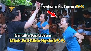 Download lagu  Penyanyi Satu Ini Bikin Ngakak - Kisah Mamak Jery  Edisi Latihan Putra Megantara  mp3