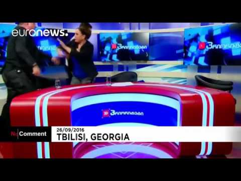 Quebra-pau em debate político na tv!