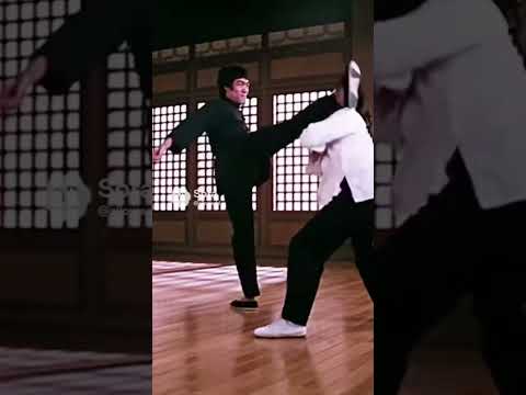 student remain fail in stopping  Bruce Lee#shorts #kungfu #martialarts #taekvondo #karate #brucelee