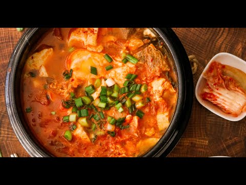 Kimchi Soondubu (sopa de tofu da Coreia) - carne bovina, suína ou vegana