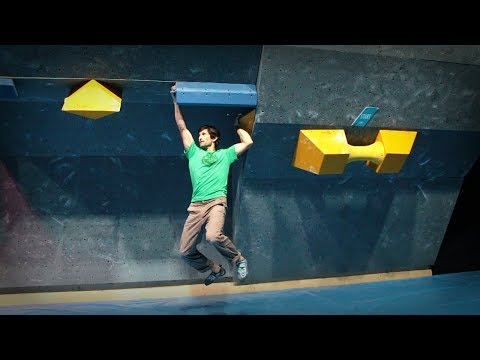 Is this speed bouldering? Kilian Fischhuber flying in Innsbruck!