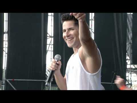 NEO PINTO Y LUCRECIA