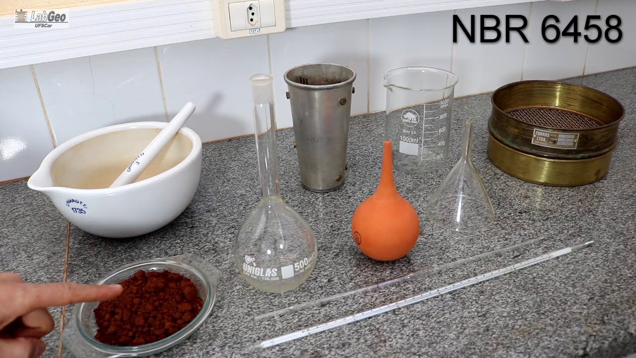 LABGEO - Determinação da Massa Específica dos grãos do solo