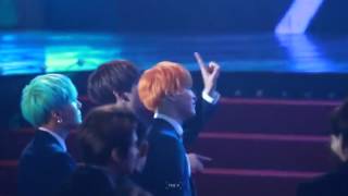 BTS react & dance to MFBTY  @ SMA 2016