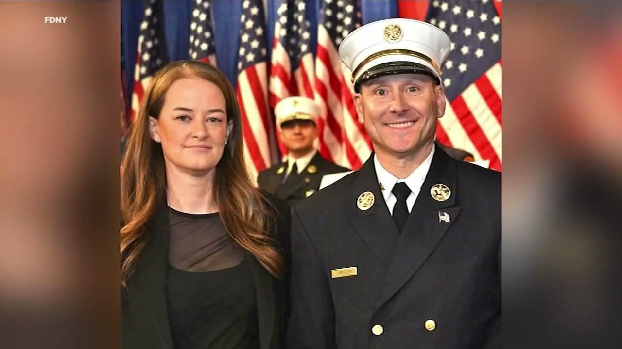 Two retired NYPD chiefs facing corruption charges for an alleged bribery scheme