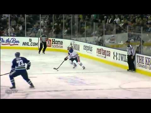 Vancouver Canucks @ Edmonton Oilers Highlights 10/25/11