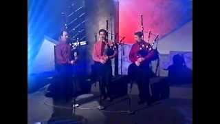Scottish Highland bagpipes : Angus, Allan & Iain MacDonald