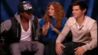 Taylor Lautner Singing Miley Cyrus Song!