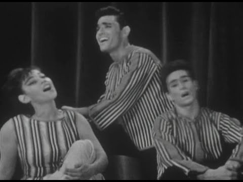 Karmon כרמון Israeli Singers and Dancers, live 1962 - Yamin usmol אורחה במדבר