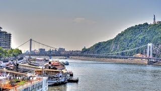 preview picture of video 'Duna - Budai Vár, Budai Várnegyed - Széchenyi lánchíd - Erzsébet híd - Margit híd'