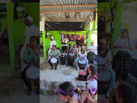 Encuentro de culturas en Livingston, Izabal 😍
