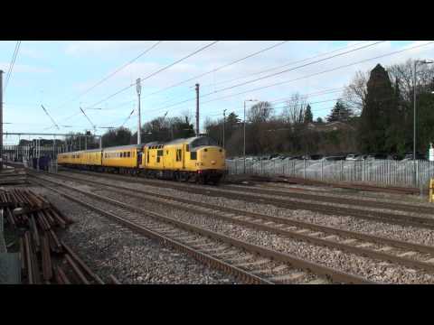 Network Rail 97301 thrashes south past Harpenden - 3Z03