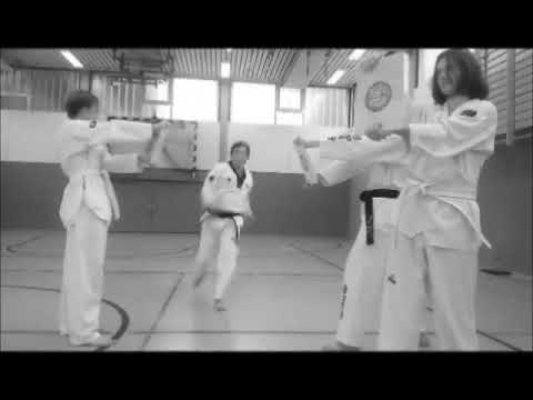 Mike Paustian Sprungkicks