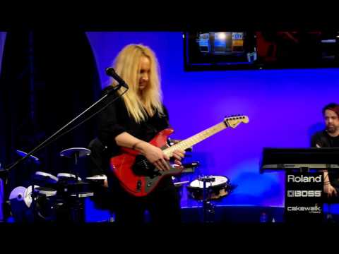 Robert Marcello guitar demo - NAMM Music Industry Show 2013