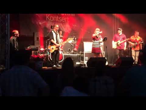 Airi Allvee ja Underwater Blues Band " Mess Around "  Tuletorni kontsert 2015