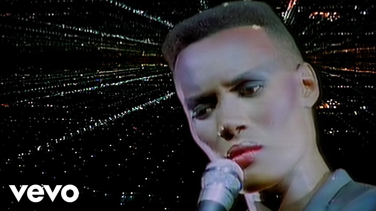 Grace Jones - Pull Up To The Bumper
