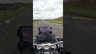 Você Está a 130 e Parece Que Está a 80! A Enganação da BMW F900 GS 😅 #shorts