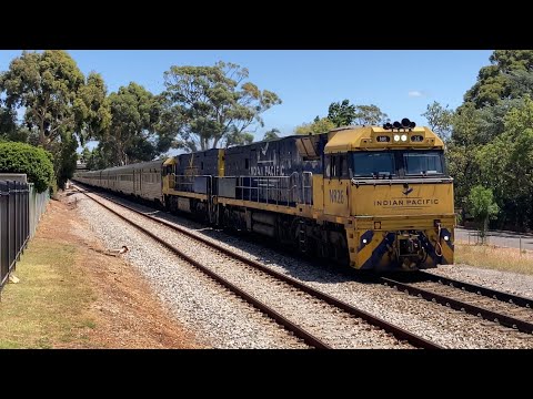 NR26 + NR27 on 4SA8 at Clapham