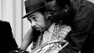 Miles Davis MANSPLAINING Red Garland to play block chords but it gets faster every loop