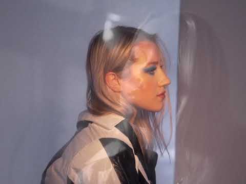 Teaser trailer "Carry On" - Molly Wagner