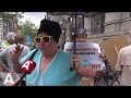 Demonstranten in badbak verzamelen zich voor Soho House: 'Wij gaan zwemmen!'