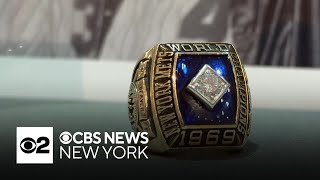 Tom Seaver's personal sports collection going up for auction