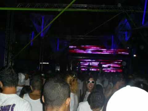 sPiRiT oF LoNdOn WhItE