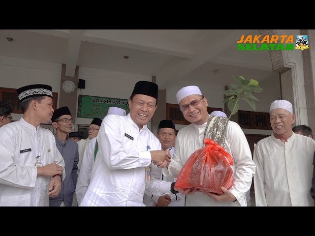 Silaturahmi Warga Petukangan Utara Dan Sholat Jumat Berjamaah