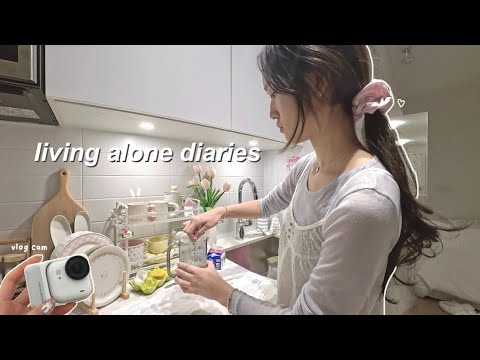 LIVING ALONE DIARIES: first days in my apartment, cooking meals, grocery shopping, vlogging cam