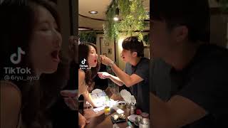 【TikTokまとめ】あーんをして食べさせないつもりがドキドキする結果に…