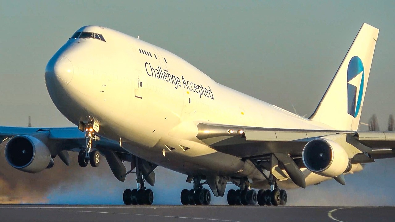 60 MINUTES PURE AVIATION - Airplane Highlights of April - Boeing 747, Zeppelin, Piaggio P180 (4K)