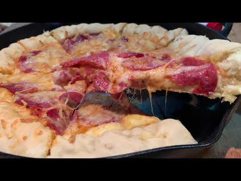 HOMEMADE PIZZA USING SIMPLE AND EASY TO MAKE PIZZA DOUGH|PEPPERONI PIZZA|MAE'S KITCHEN AND LIVING