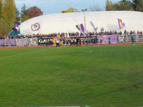 Suporterii și echipa Poli Timișoara, la finalul meciului etapei a XVI-a