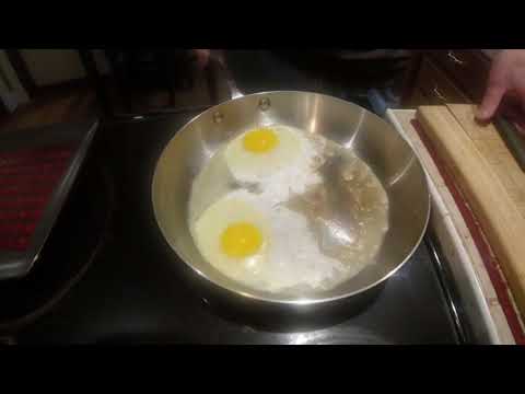 How to fry egg in stainless steel pan