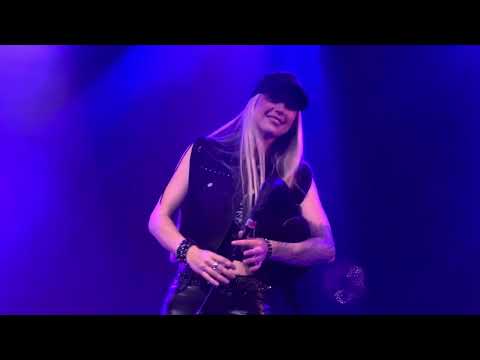 Alli Walker - Rock Medley on bagpipe @ Parkteatret, Oslo, 14th August, 2025.