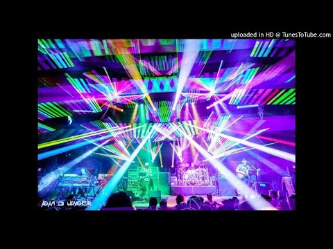 The Disco Biscuits • 06/05/10 • → (≥≤) Confrontation → Astronaut (end)