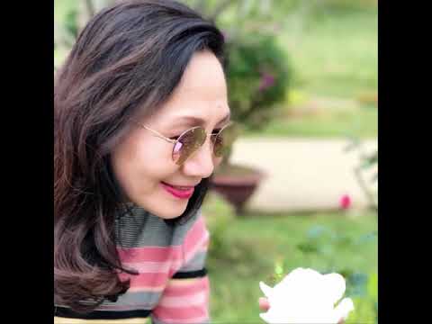 Hái hoa - Lệ Trâm